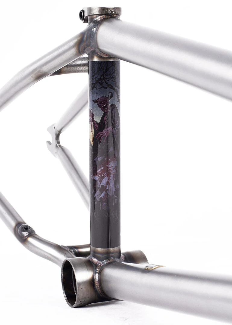 FRAMES Cult Walsh Frame 11 FRAMES Cult Walsh Frame